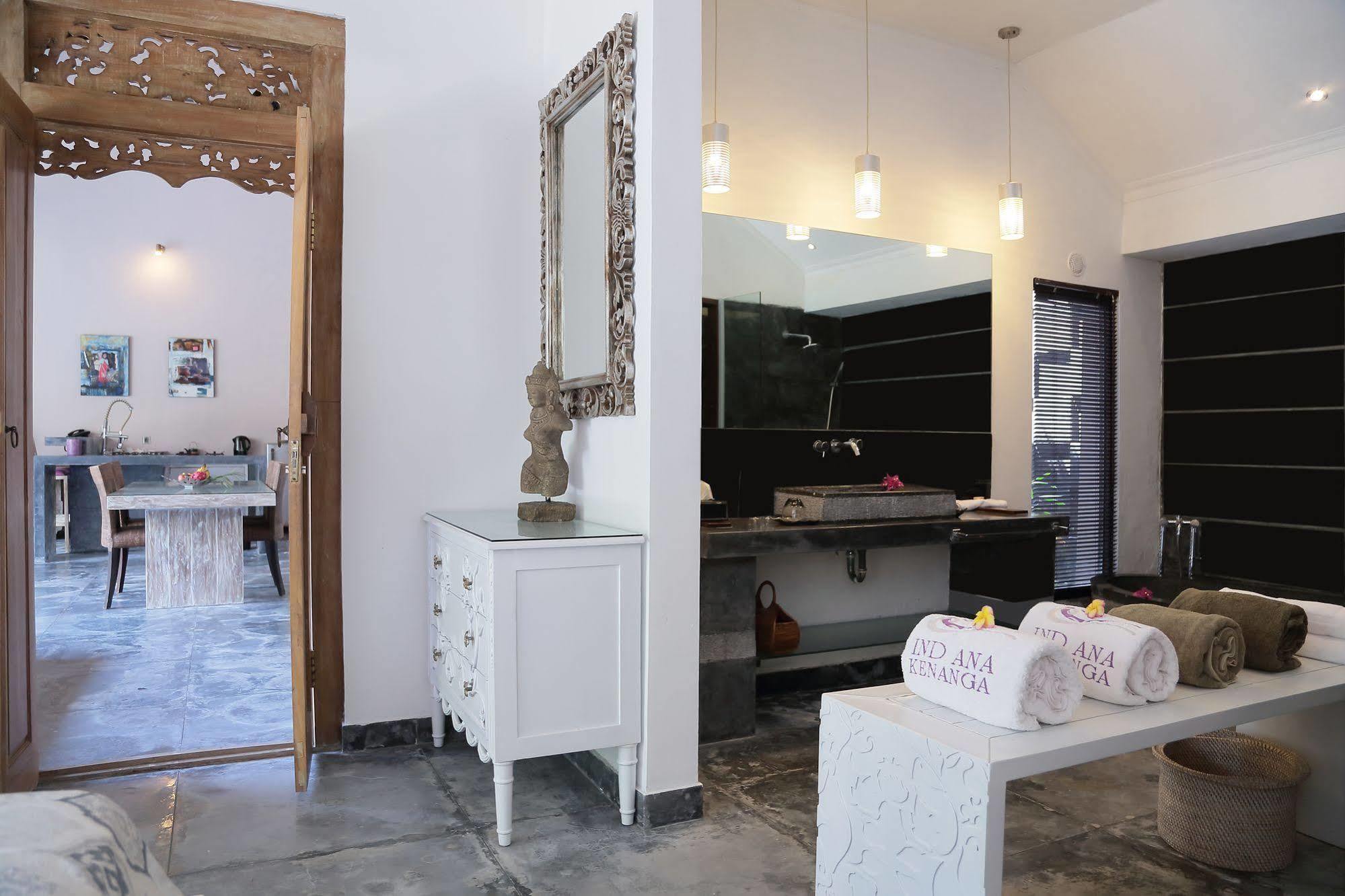 Indiana Kenanga Boutique Hotel & Spa Lembongan Buitenkant foto