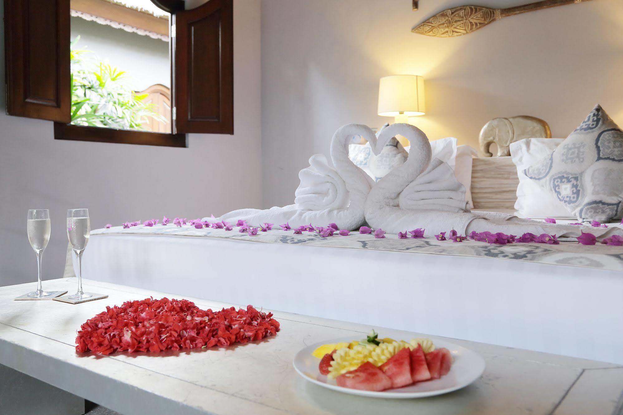 Indiana Kenanga Boutique Hotel & Spa Lembongan Buitenkant foto