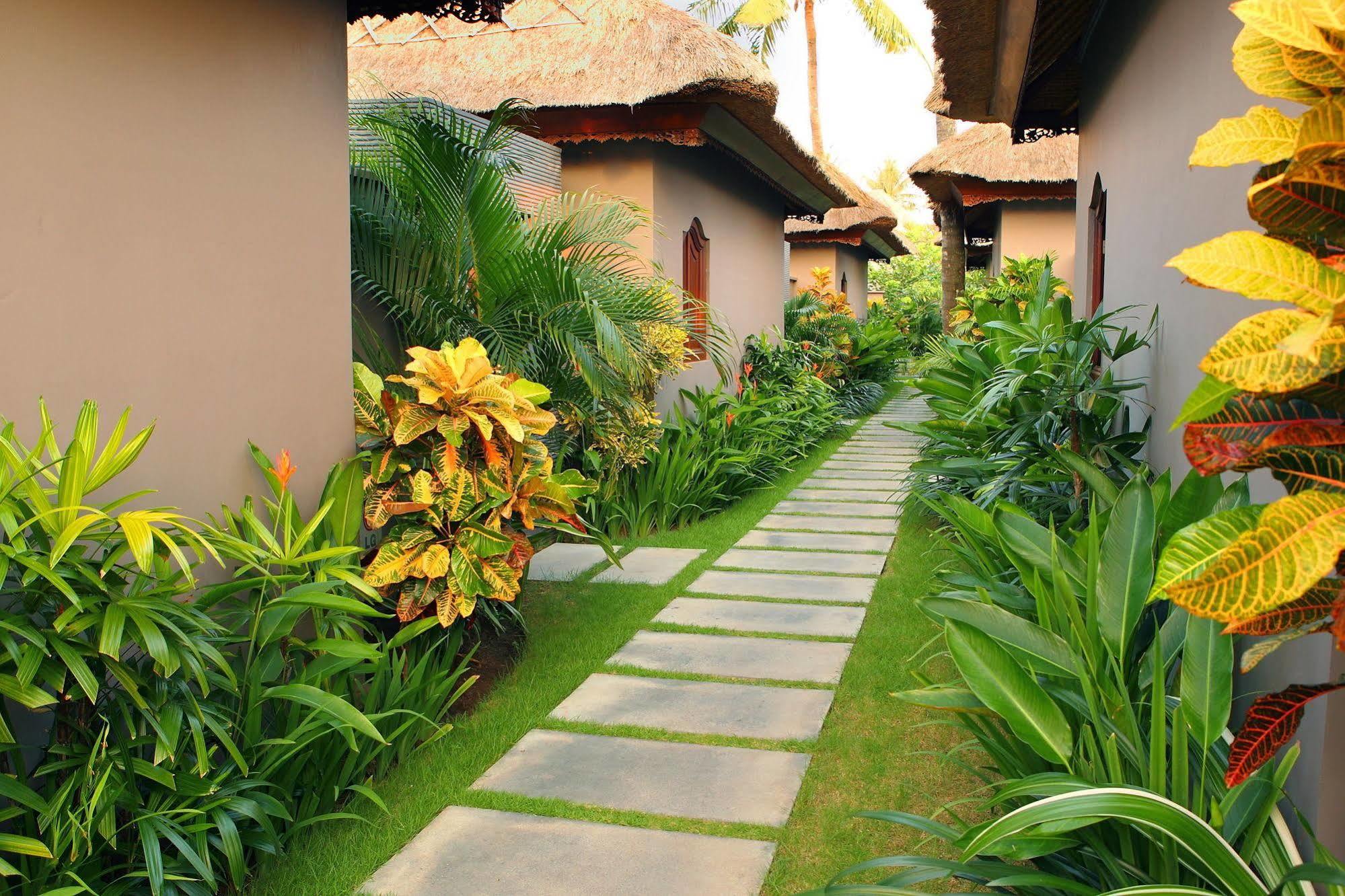 Indiana Kenanga Boutique Hotel & Spa Lembongan Buitenkant foto